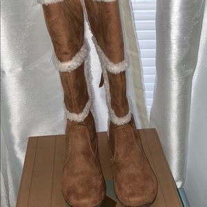 Knee, shearling, tan girls boot size 13